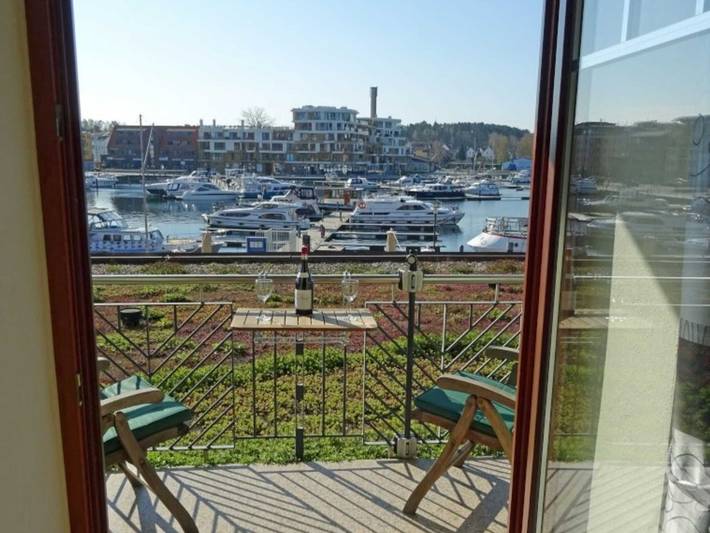 Ferienwohnung für 2 Personen, mit Balkon und Seeblick in Waren (Müritz) - 3