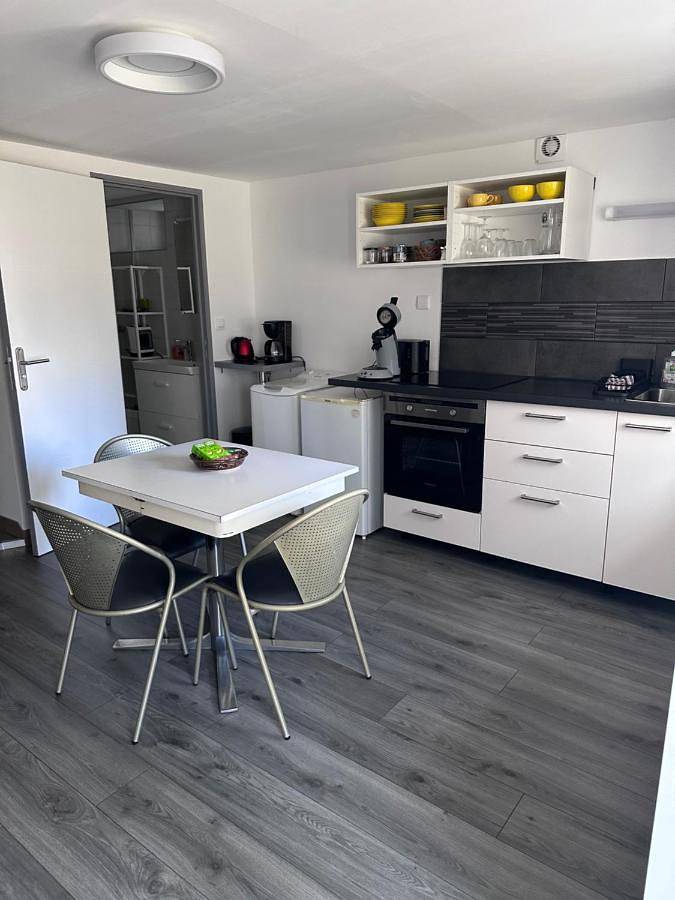 Appartement de vacances pour 2 personnes, avec vue ainsi que terrasse et jardin