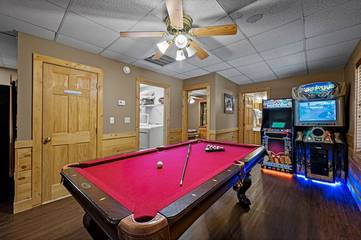 Chalet for 24 Guests in Pigeon Forge, Sevier County, Picture 3