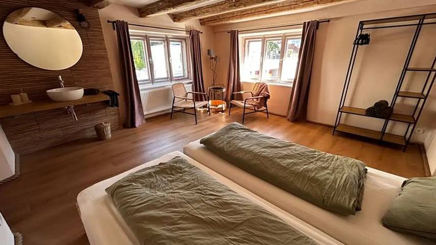 Ferienwohnung für 10 Personen, mit Garten in Arzl im Pitztal
