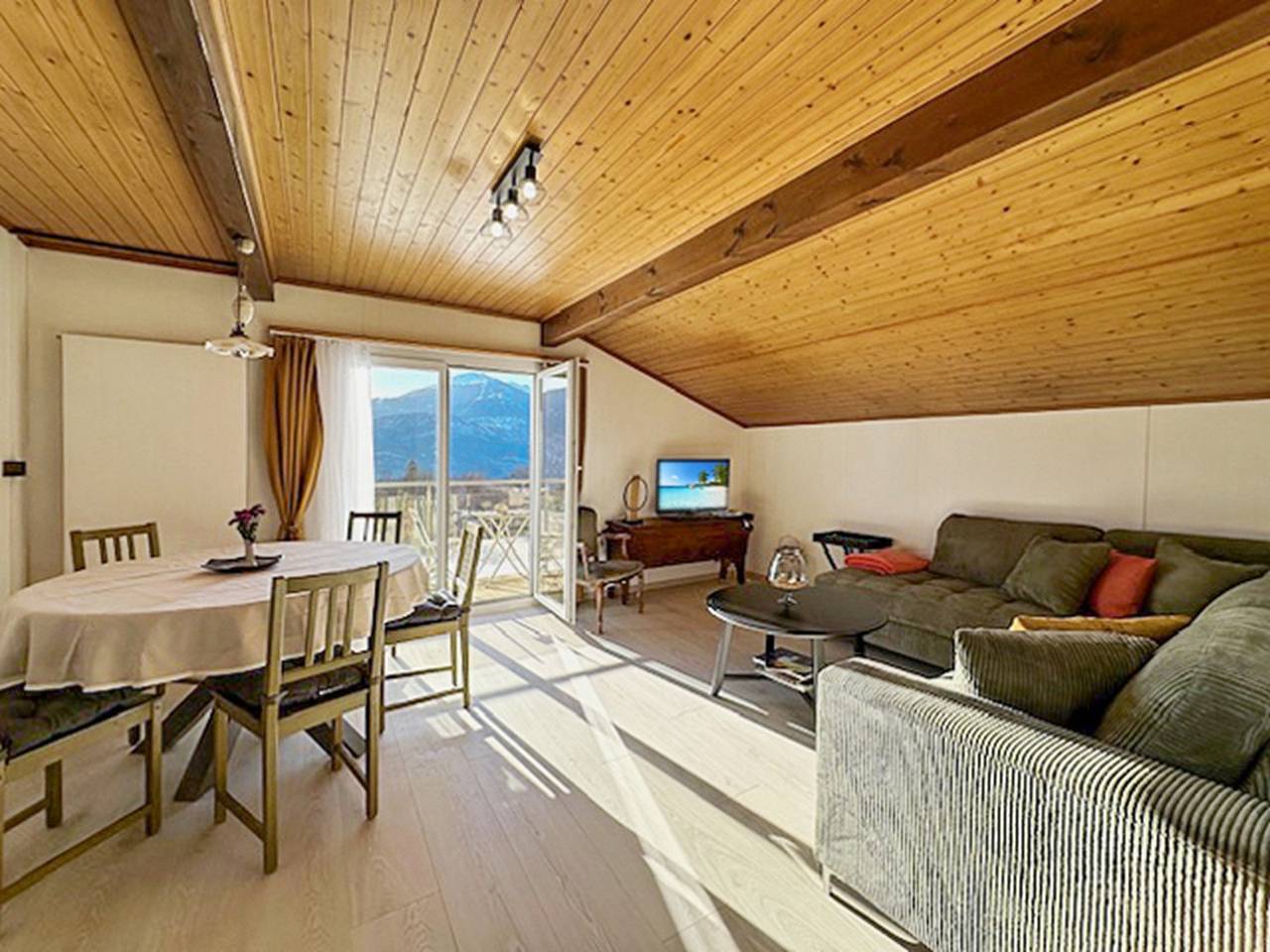 Ganze Wohnung, Sunny Lily facing the swiss Alps - Crans Montana in Mollens, Sion - Sierre & Umgebung