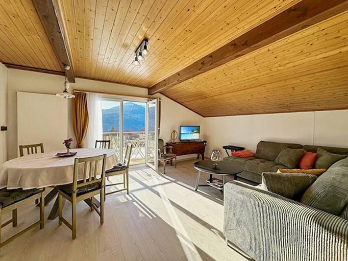 Ferienwohnung für 5 Personen, mit Balkon in Mollens