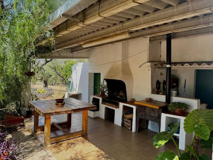 Location de vacances pour 6 personnes, avec piscine ainsi que vue et jardin, animaux acceptés à La Sénia - 3