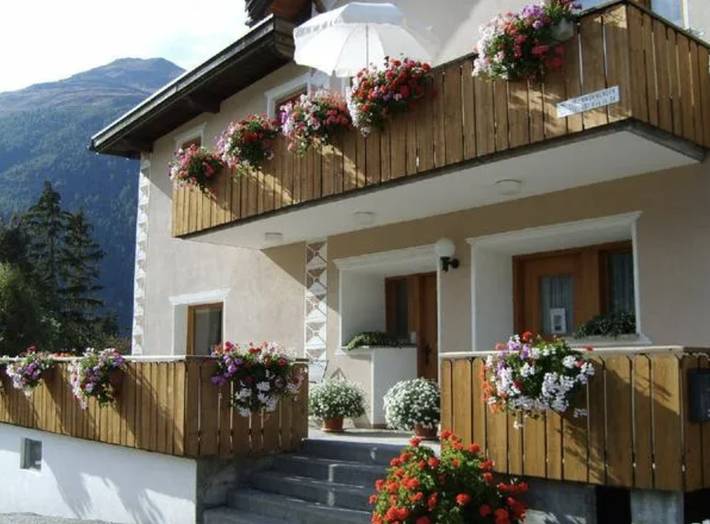 Gîte pour 2 personnes, avec terrasse à Zernez - 2