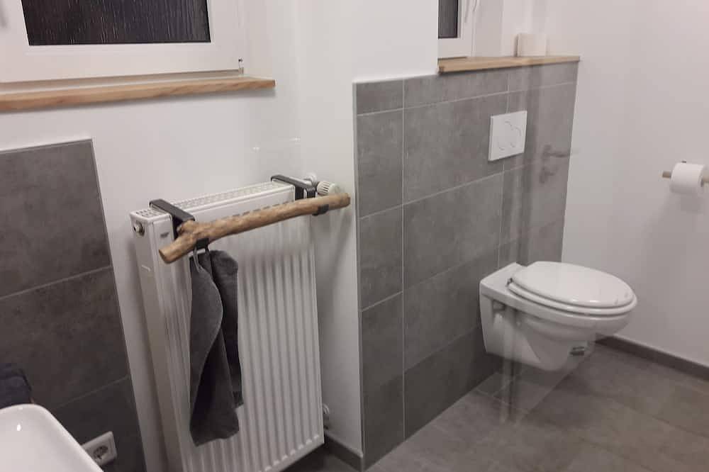 Ganze Wohnung, Ferienwohnung 80 m² im schönen Maintal, großer Garten mit Sitzgelegenheiten in Karlstadt, Maindreieck