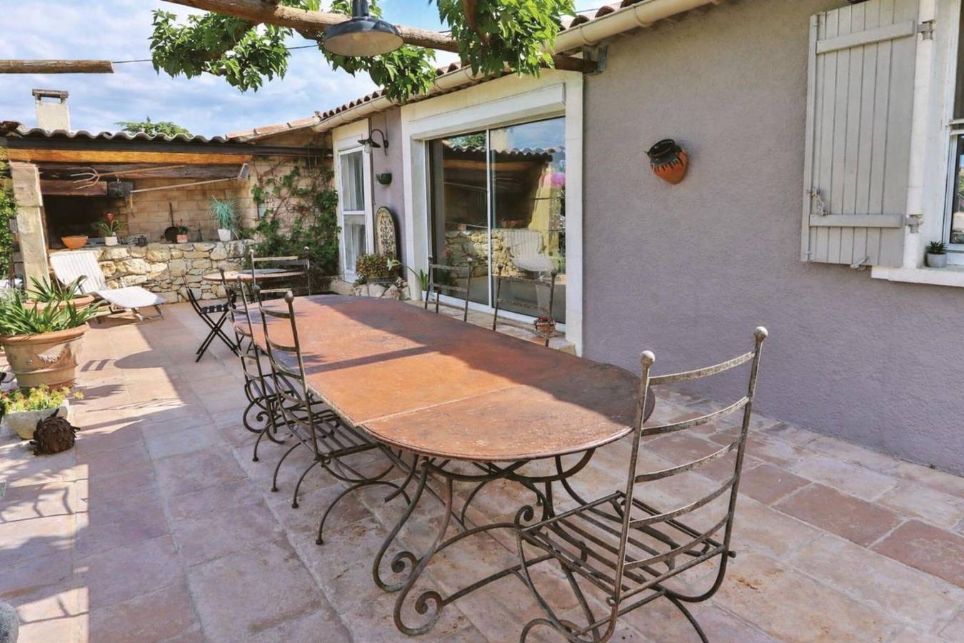 Holiday Home 'La Maison Du Mazet' with Shared Pool, Wi-Fi and Air Conditioning in Maillane, Arles region