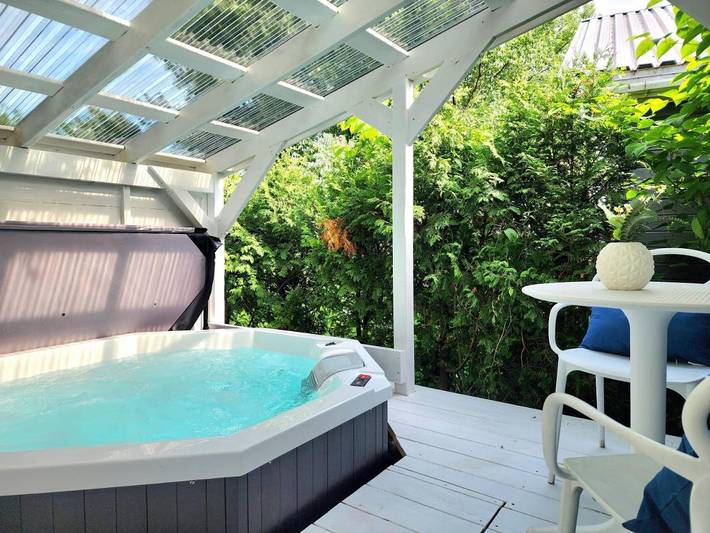 Casa de vacaciones para 2 personas, con jardín además de terraza y jacuzzi - 1