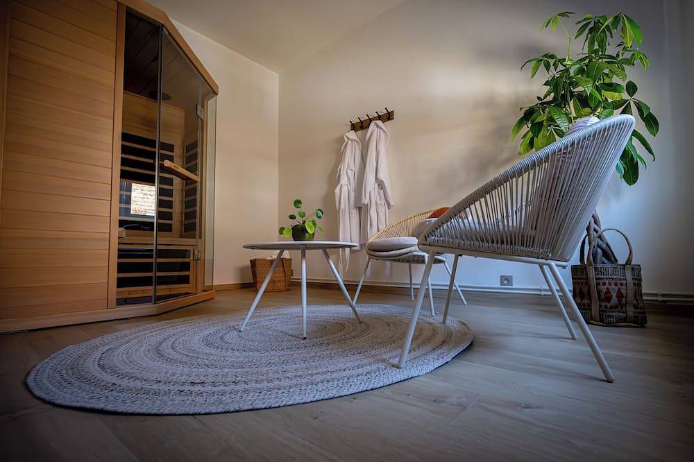 3-bedroom charming house in the centre of Ieper with Sauna, Poolbiljart, Ac. in Ieper, West-Vlaanderen