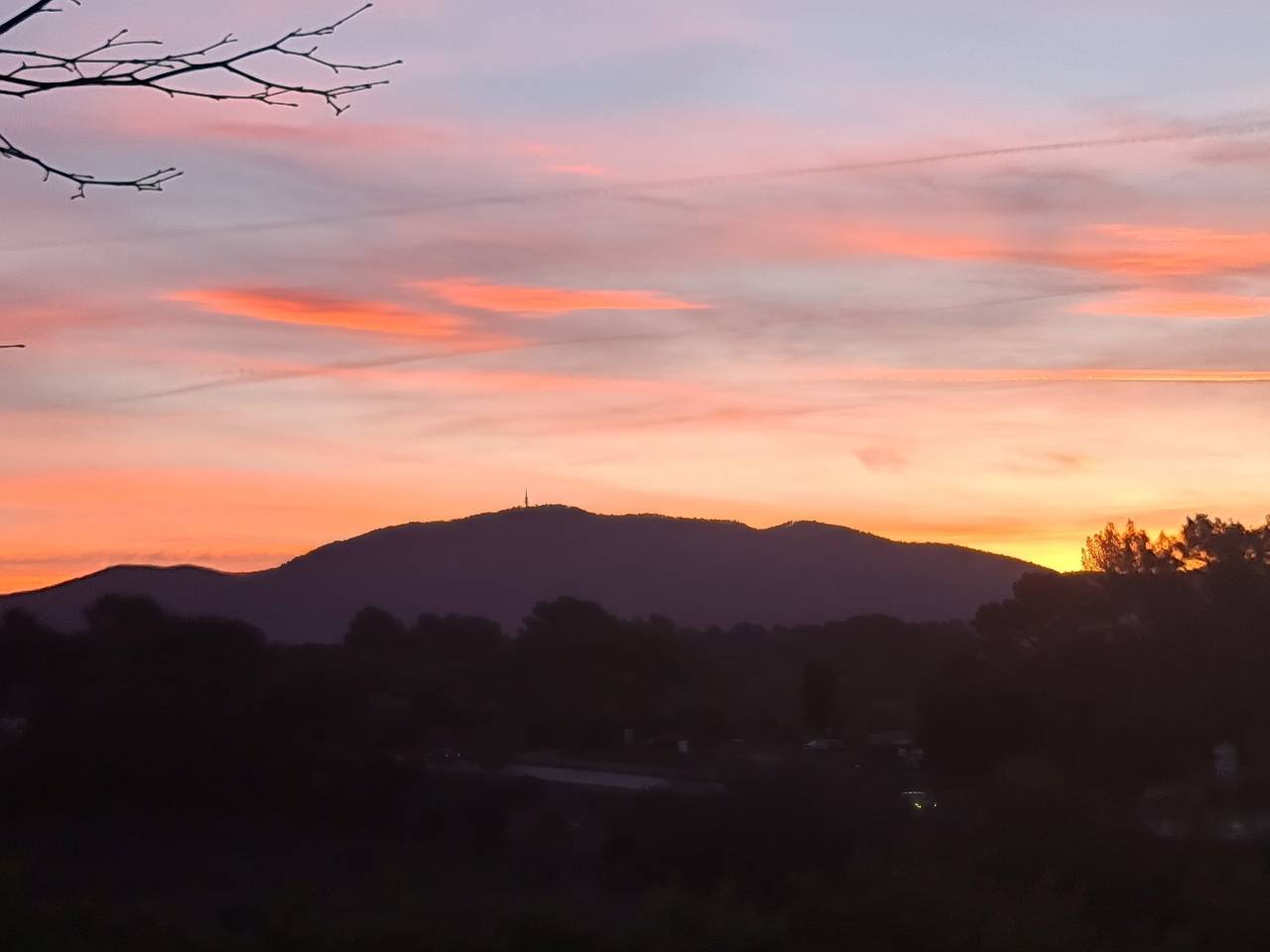 Ganze Wohnung, Ferienwohnung 'Studio Vintage' mit Bergblick, Gemeinschaftspool und Wlan in Carnoules, Toulon Region