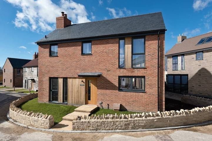 Holiday home for 6 people, with balcony and pool in Dorset