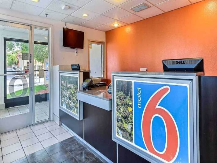 Ganze Wohnung, 1 Doppelbett | Barrierefrei/Badewanne in Pinole, Contra Costa County