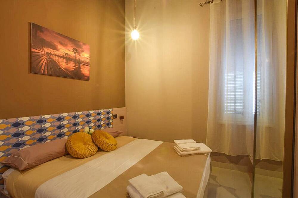 Charming 3-bedroom estate with Ac, Wifi in Reggio Calabria in Regio de Calabria, Costa Tirrénica Calabria