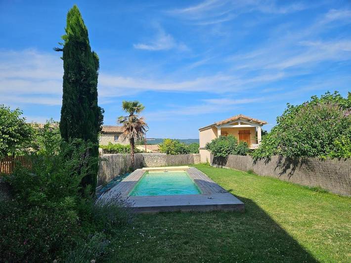 Villa pour 10 personnes, avec vue ainsi que piscine et jardin, animaux acceptés