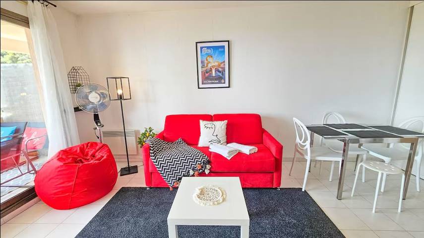 Appartement de vacances pour 4 personnes, avec piscine et balcon