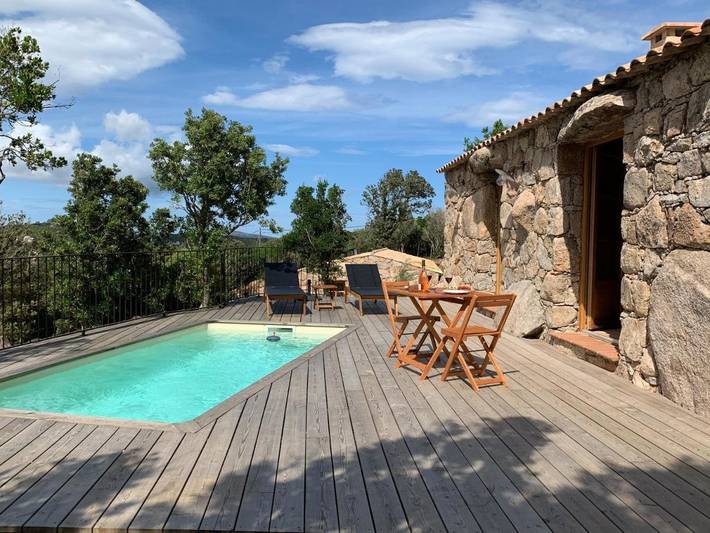 Maison d’hôte pour 3 personnes, avec Terrasse ainsi que Piscine et Vue