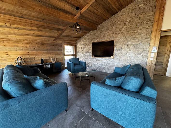 Gîte pour 8 personnes, avec terrasse dans Les Carroz - 2