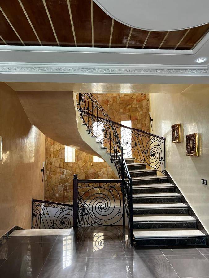 Villa pour 15 personnes, avec jardin ainsi que vue et piscine