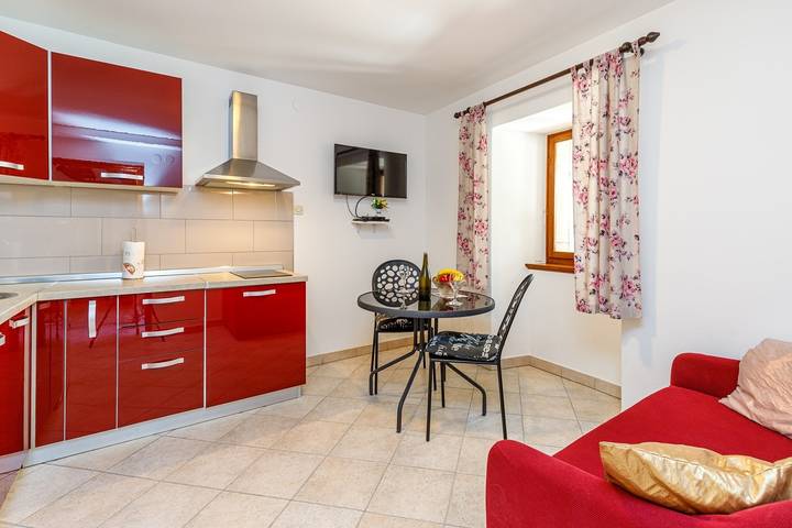 Apartamento entero, Apartamento de vacaciones para 3 personas con balcón/terraza in Medulin City, Medulin