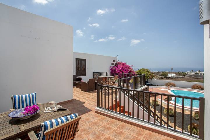 Appartement entier, Vacances 'Camelio' avec vue sur les montagnes, piscine privée et terrasse privée in Mácher, Tías