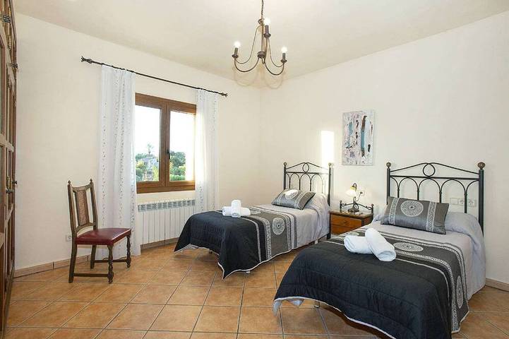 Sa Marina - Sechs Schlafzimmer Villa, Schläft 12 in Cala Mitjana, Felanitx