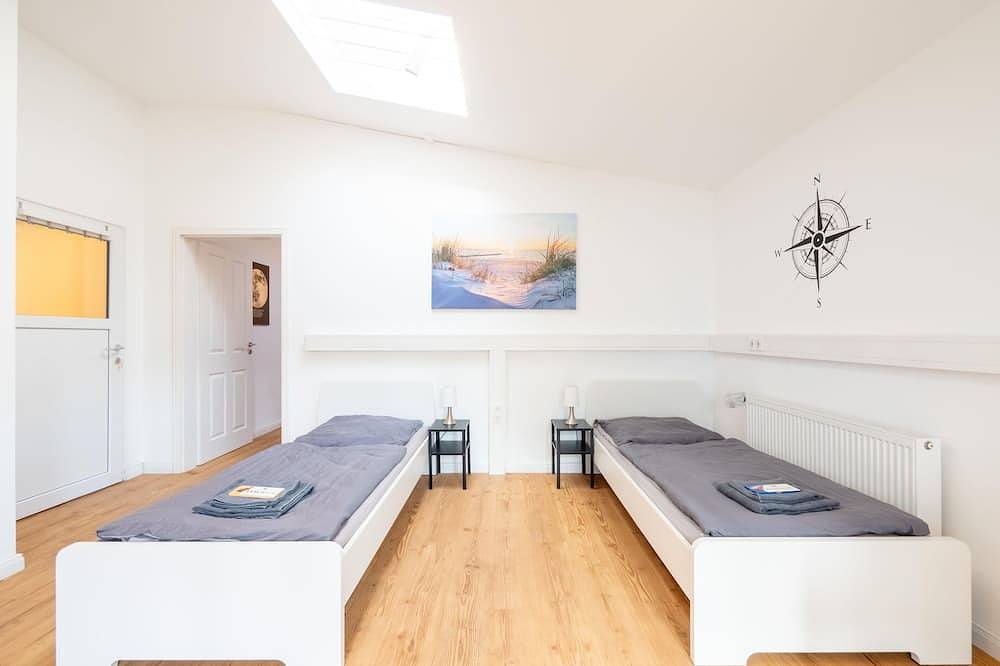 Ganze Wohnung, Monteurwohnung in Villa - 8 Betten, Wlan, Tv, Einbauküche – Ahrensburg Zentrum, Nähe Hamburg in Ahrensburg, Kreis Stormarn