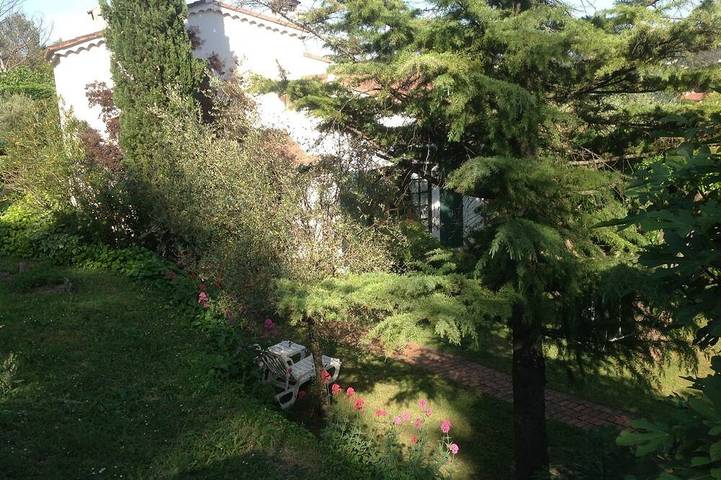 House with private swimming pool, all comforts, not overlooked in Alès, Cévennes