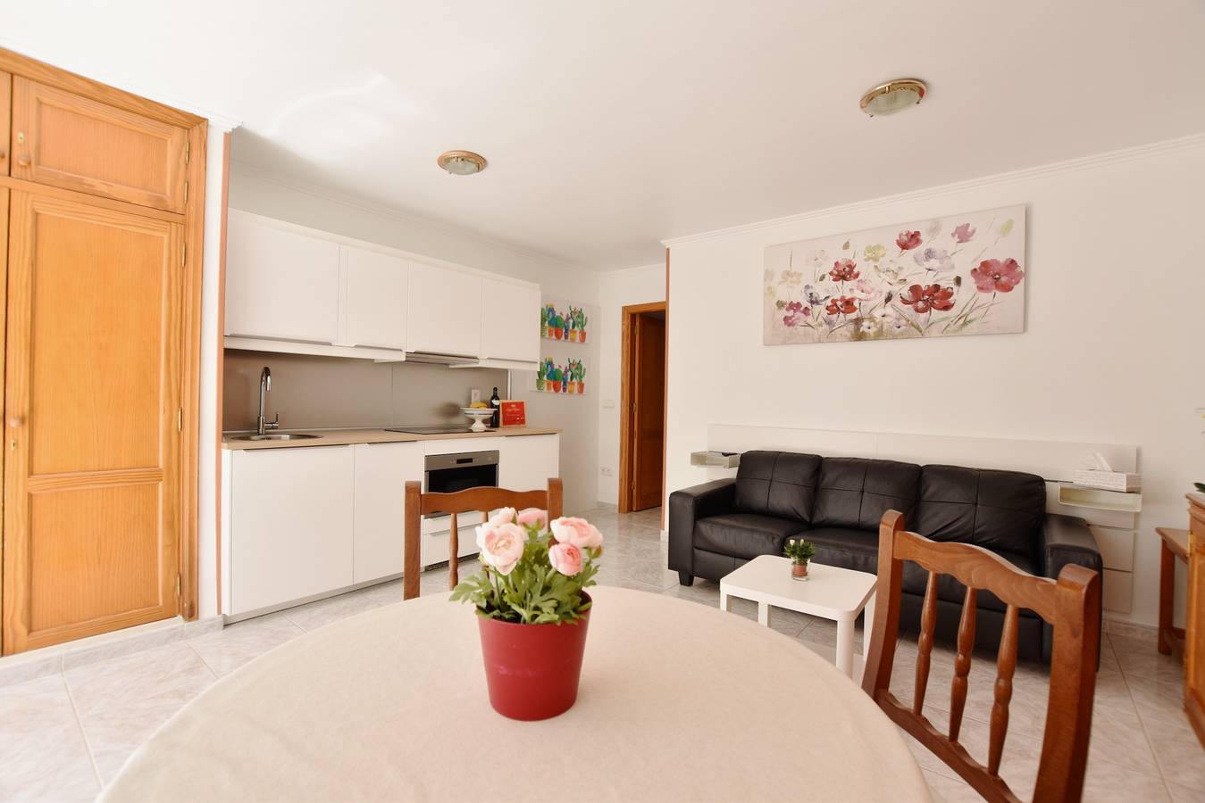 Entire apartment, Colina del Sol Lanzarote Pool with sea view in Puerto del Carmen, Tías