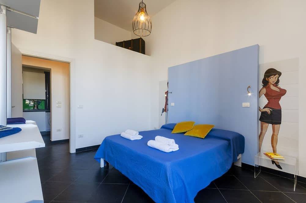 Entire apartment, This colorful and welcoming apartment, ideal for up to 4 people, is strategically located in Lecce: outside the restricted traffic zone but just steps from the historic center. Just 400 meters from Porta San Biagio, it's easy to immerse yourself in the w in Lecce, Lecce Province