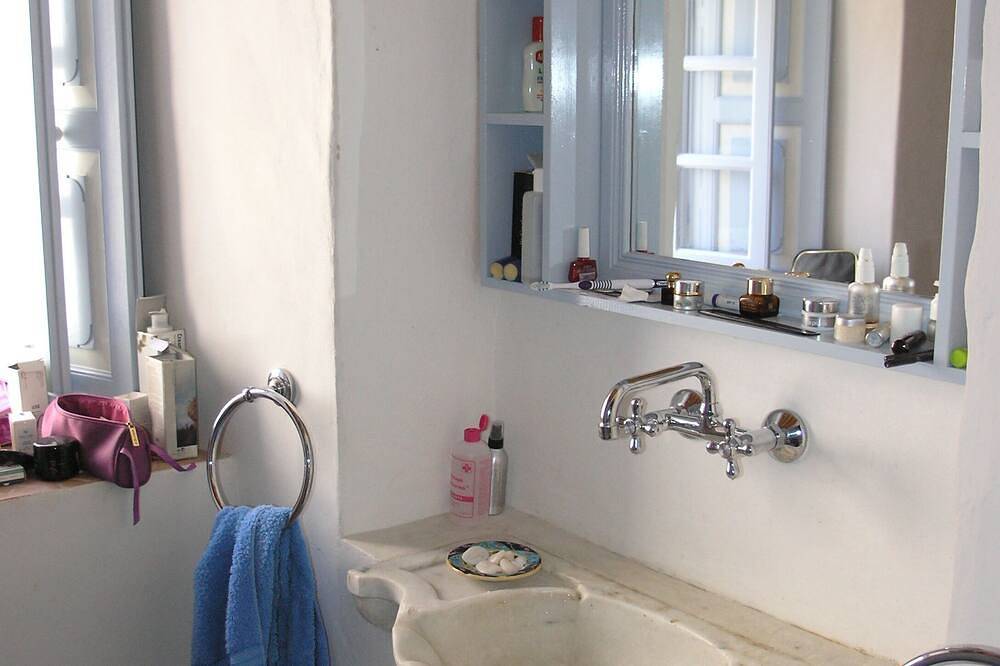 Traditional House with Garden in Historic Town by Jj Hospitality- in Patmos Ciudad, Archipiélago del Dodecaneso