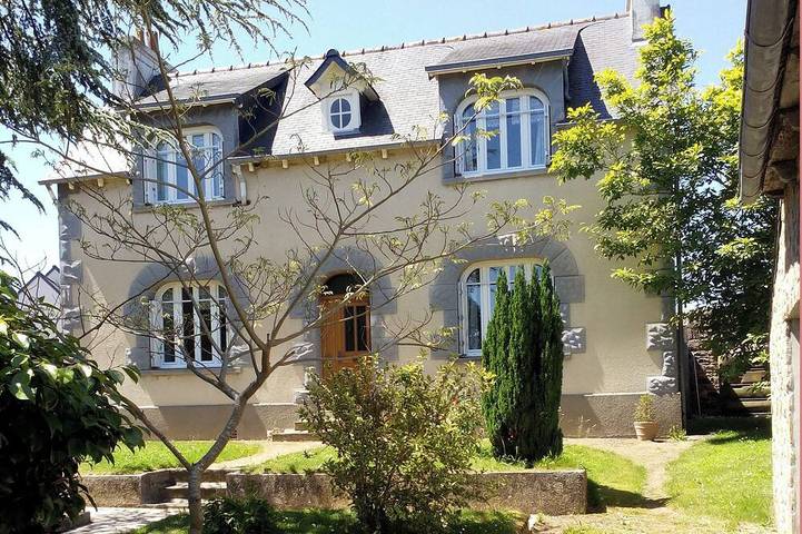 Gîte pour 7 personnes, avec jardin et terrasse à Kerfot