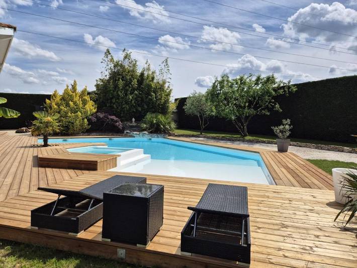 Appartement de vacances pour 4 personnes, avec Terrasse ainsi que Jardin et Piscine