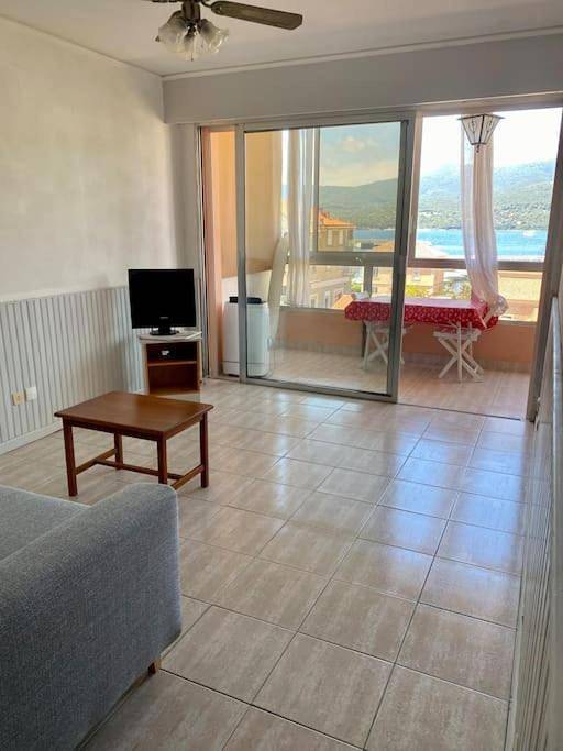 Gîte pour 2 personnes, avec Balcon ainsi que Terrasse et Vue dans Office De Tourisme De Propriano