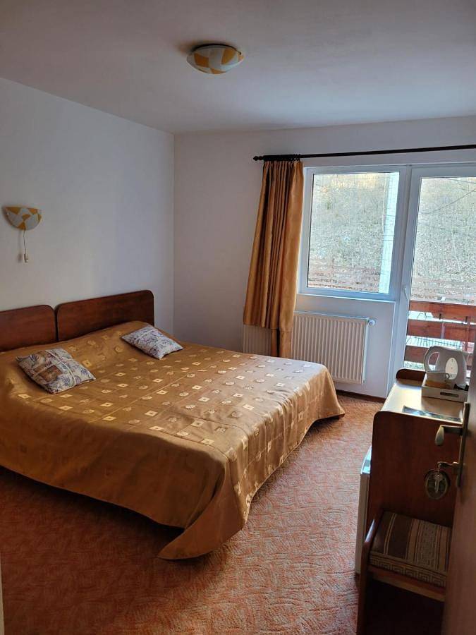Gîte pour 2 personnes, avec jardin à Sinaia