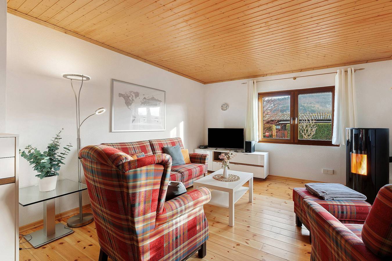 Ferienhaus 'Frenkhausener Ruhepol' mit Bergblick, privater Terrasse und Wlan in Meschede, Hochsauerlandkreis