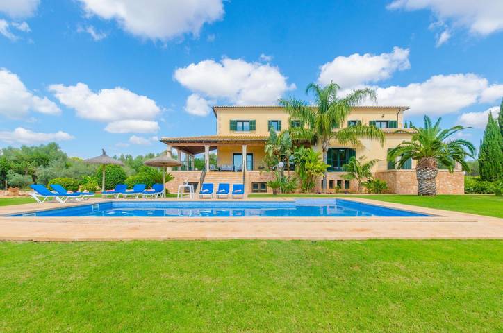 Finca für Gruppen für 8 Personen, mit Terrasse in Ses Salines