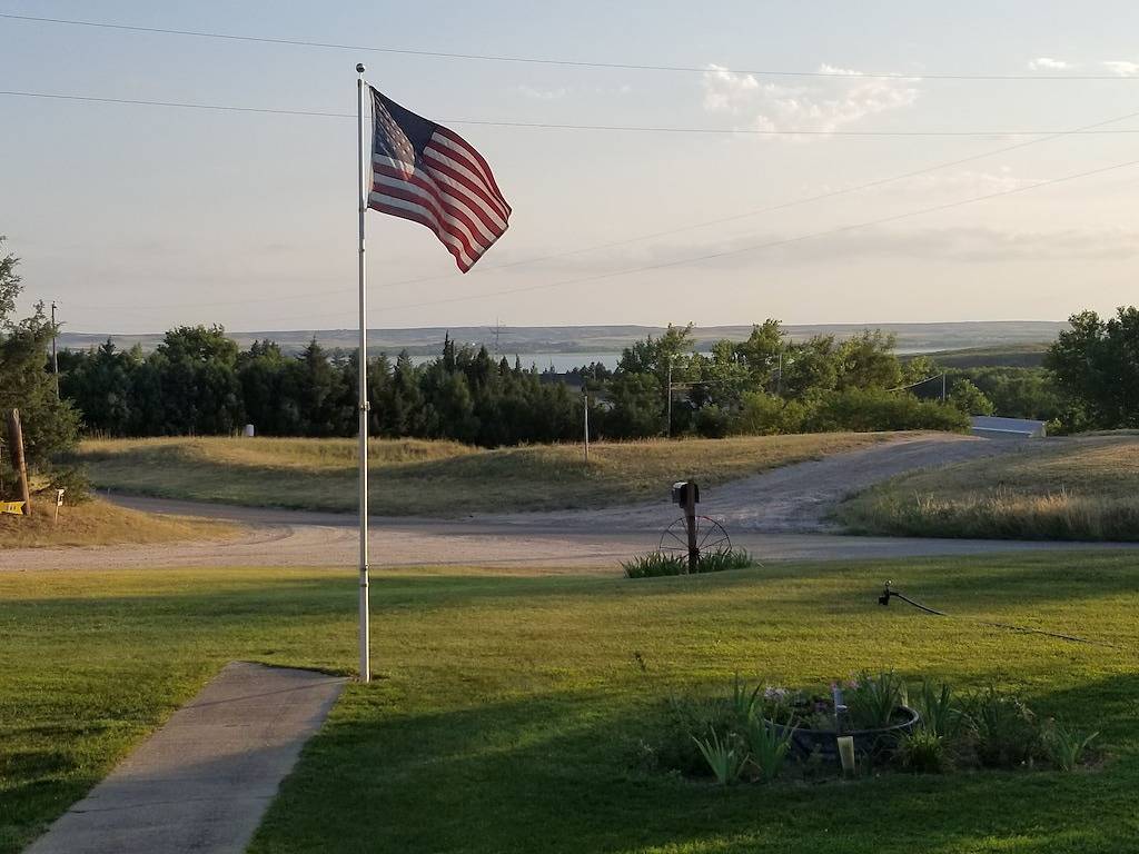 Ganze Wohnung, Farmhouse at the Cove on Lake Mac in Keith County
