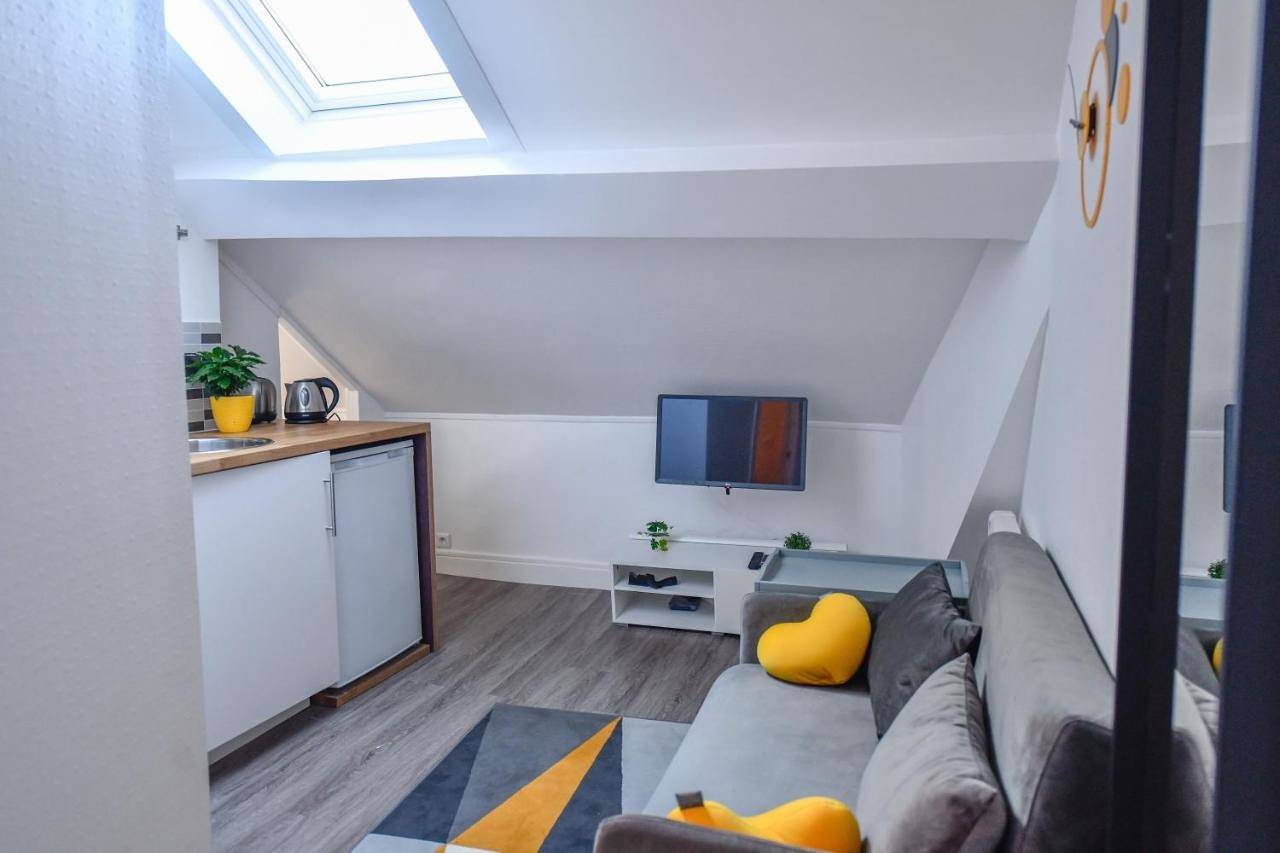 Appartement entier, One-Bedroom Apartment in Vincennes, Val-de-Marne