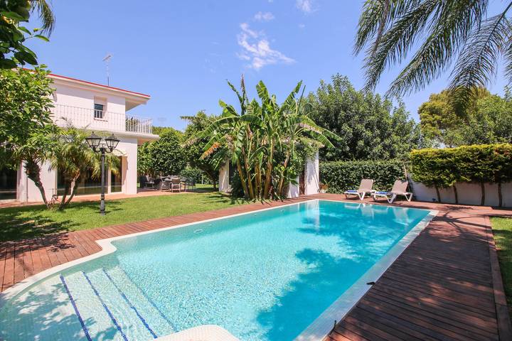 Chalet para 8 personas, con jardín, Se admiten mascotas en Les Rotes