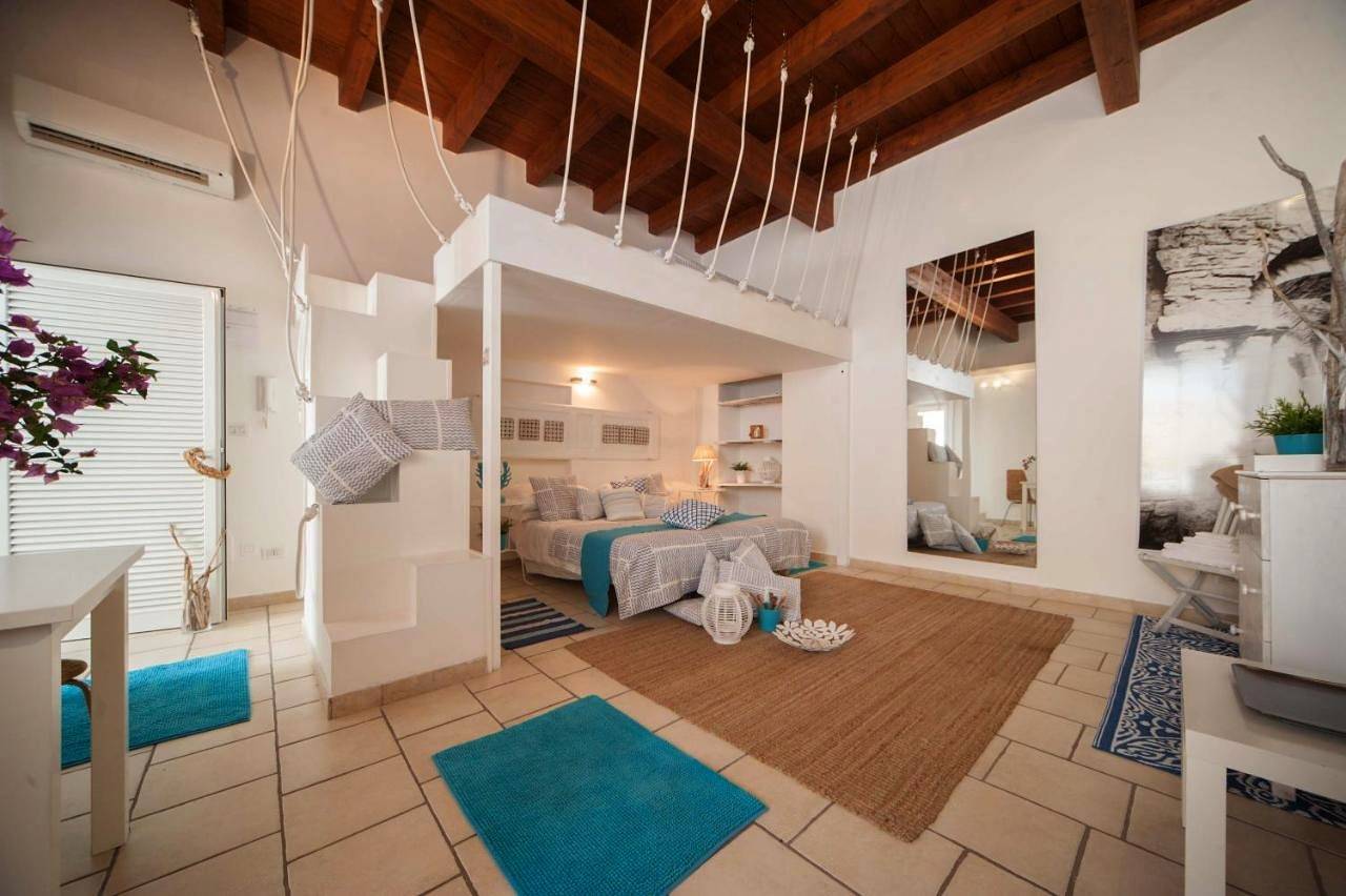 Portadamare in Trani, Barletta-Andria-Trani