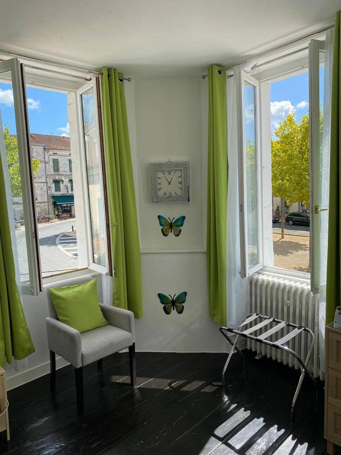 Gîte pour 2 personnes, avec vue et terrasse à Verteillac - 3