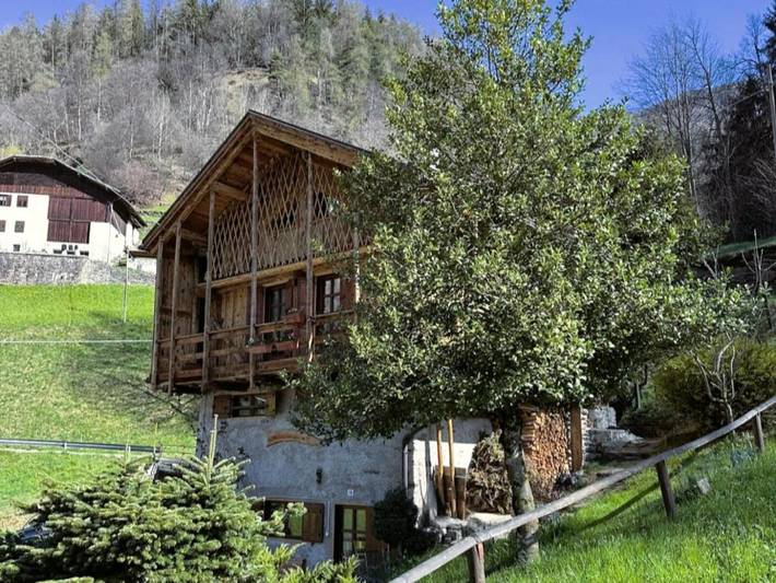 Gîte pour 6 personnes, avec Balcon et Terrasse ainsi que Jardin et Vue dans Pracorno Di Rabbi