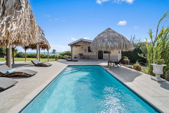 Location de vacances pour 8 personnes, avec jardin et piscine dans Pointe Faula - 2