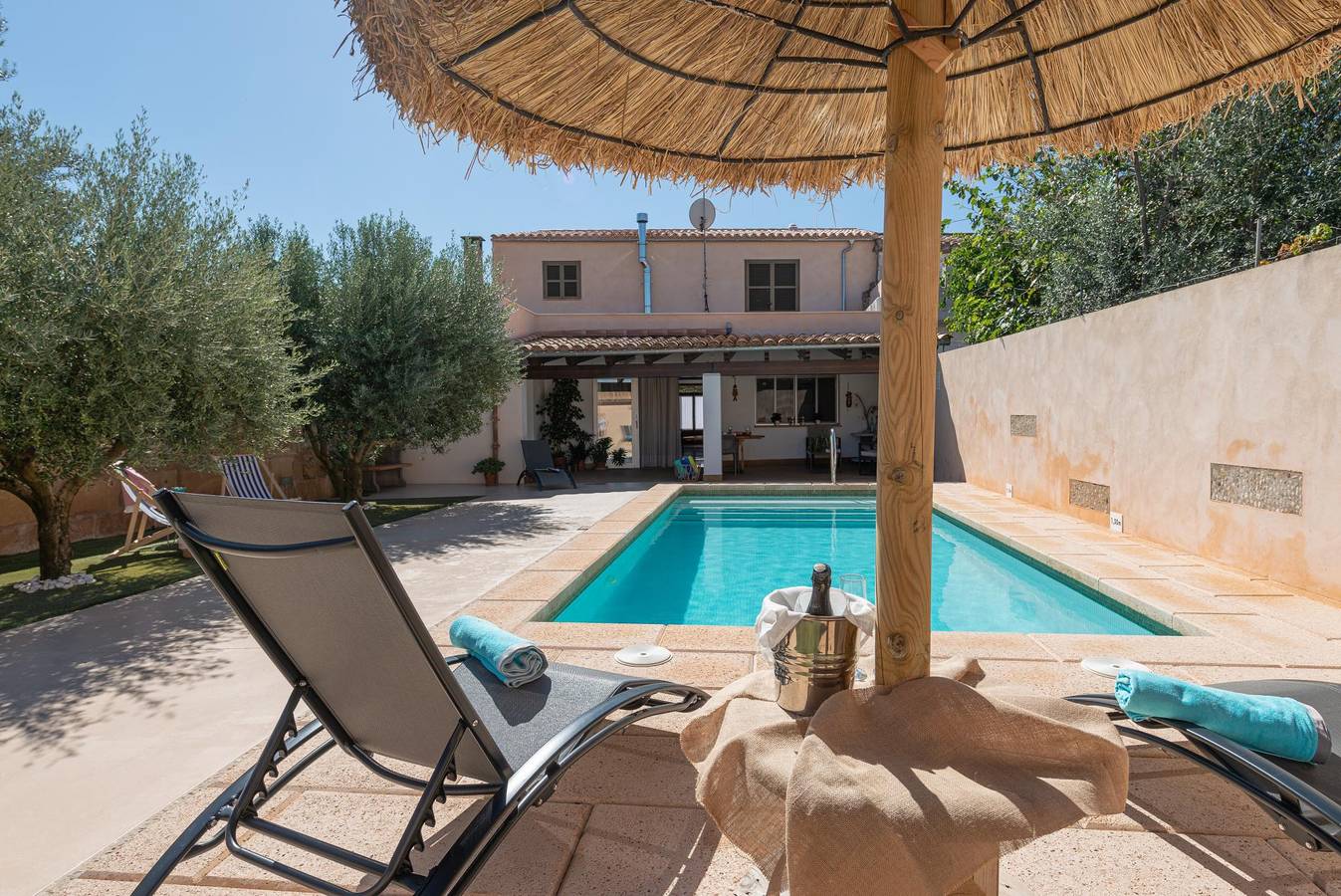 Ca Ses Nines - Acogedora casa de pueblo con piscina privada en el interior de Mallorca Wifi Gratis in Ariany, Interior de Mallorca