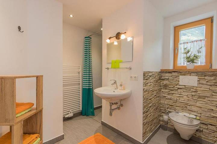 BnB für 4 Personen, mit Seeblick und Ausblick sowie Garten, mit Haustier in Zell am See - 4