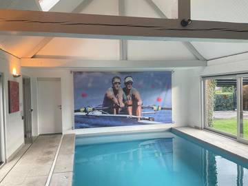 Gîte pour 4 personnes, avec sauna et jardin ainsi que vue et piscine, animaux acceptés à Lasne