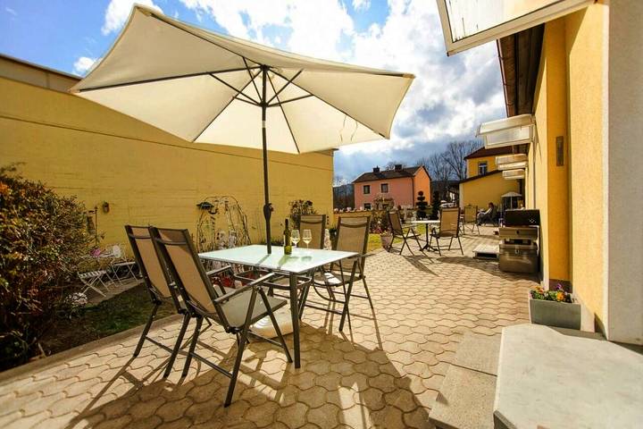Ferienwohnung für 4 Personen, mit Terrasse und Garten sowie Ausblick in Leoben