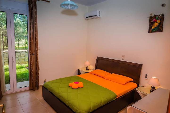 Aloni maison, vacances en famille, lieu de détente et de calme, parking privé, jardin in Région d'Iraklio-Héraklion