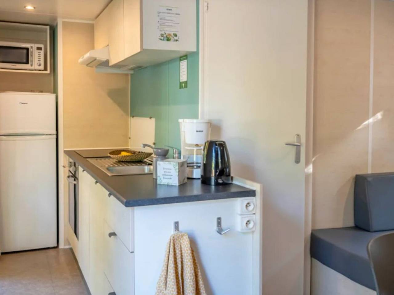 Mobilheim mit Terrasse, 3 Schlafzimmer, für 6 Personen in Rivedoux-Plage, Ile de Re