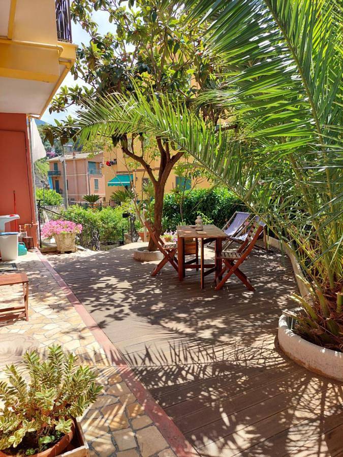 B&b per 3 persone, con Terrazza e Giardino nonché Panorama a Comune di Monterosso al Mare