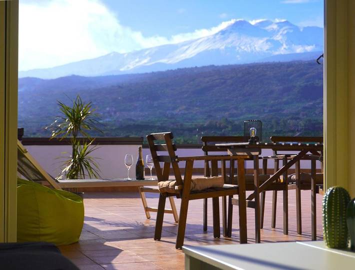 Appartamento per 5 persone, con terrazza e panorama, con animali domestici a Fiumefreddo di Sicilia